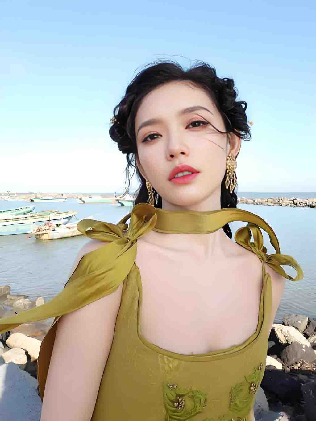 附近约炮肥臀少妇 高颜值短发反差婊 背着老公居家自拍 网上勾引男S 酒店调教后入后插 这身材太性感了